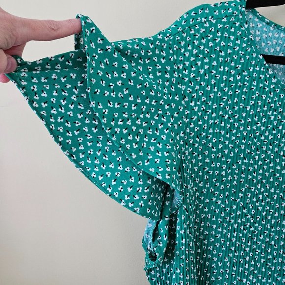 Adrianna Papell Tiered Flutter SS Green Ditsy Floral Print Top Plus Womens 2X - Picture 2 of 14